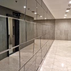 الزجاج والمرايا