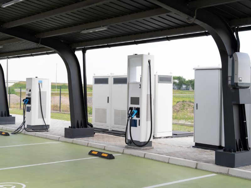 Electric Vehicle Charging Station محطة شحن للسيارات الكهربائية