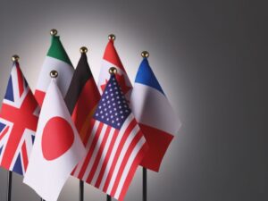 مطاعم تقدم المأكولات العالمية